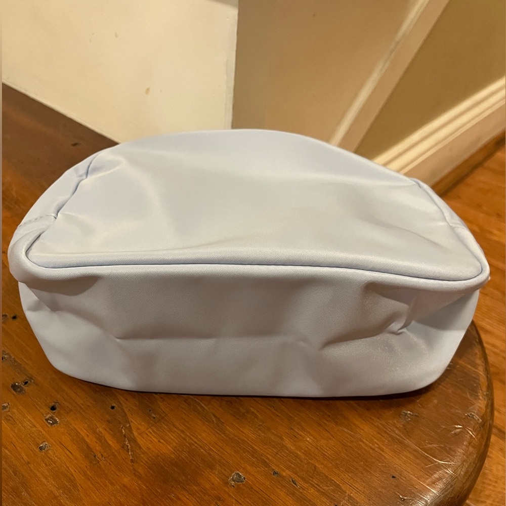 Lululemon Go Getter Pouch in Blue, NWT - Picture 2 of 9